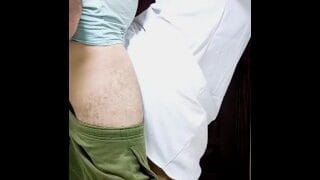 الشرموطة المصرية بتكافئ جارها الخليجي بعد الشغل – فتحت كسها وقالتله: خده كله يا راجل!” 🍌🔥