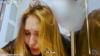 زوجة أبي علقت في غسالة الأطباق، قررت أن أمارس الجنس معها